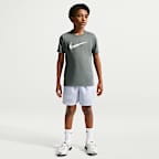 Playera Dri-FIT para niños talla grande Nike Legend