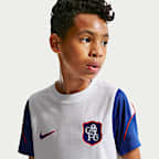 Chelsea F.C. Strike Third Older Kids' Nike Football Dri-FIT Short-Sleeve Top