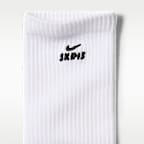 NikeSKIMS ウィメンズ ピラティス クルーソックス (1 足)