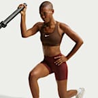 Brassière de sport rembourrée à maintien normal Nike Swoosh pour Femme