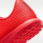 Tacos de futbol para pasto sintético (turf) de corte low para niños grandes Nike Jr. Mercurial Vapor 17 Club