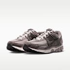 Tenis para hombre Nike Zoom Vomero 5 SE