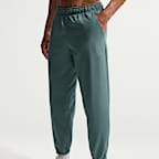 Pants Dri-FIT entallados versátiles para hombre Nike Form
