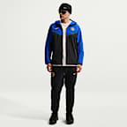 Chelsea F.C. Tech Windrunner Nike Soccer szőtt, hosszú cipzáras férfikabát