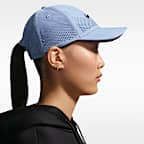 Gorra Swoosh con estructura Nike Dri-FIT ADV Club