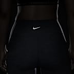 Shorts de ciclismo de tiro alto de 20 cm con bolsillos para mujer Nike One