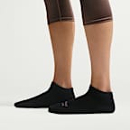 NikeSKIMS Calcetines tobilleros Dri-FIT (3 pares) - Mujer
