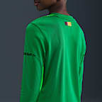 F.C. Barcelona 2025/26 Stadium Goalkeeper Older Kids' Nike Dri-FIT Football Replica Shirt