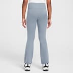 Leggings de tiro alto acampanados para niña Nike Sportswear Classic