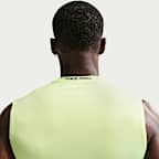 Playera de fitness ajustada sin mangas Dri-FIT para hombre Nike Pro