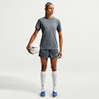 Shorts de fútbol Dri-FIT de 10 cm para mujer Nike Academy
