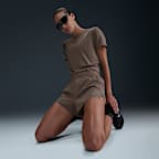 Shorts de correr Dri-FIT de tiro medio 2 en 1 para mujer Nike Swift