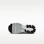 Nike Vomero 5 Younger Kids' Shoes with Reflective Design Accents