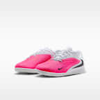 Nike Jr. Phantom 6 Low Club Big Kids' Indoor/Court Soccer Shoes