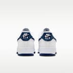 รองเท้าผู้ชาย Nike Air Force 1 '07