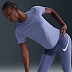 Playera de correr de manga corta Dri-FIT para mujer Nike Swift