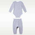 Conjunto de 2 piezas estampado Mini Spot para bebé (0-6 meses) Nike Essentials