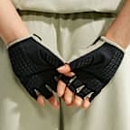 NikeSKIMS Women's Training Gloves (1 Pair)