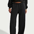 Pants de tiro medio y pierna amplia para mujer Nike Studio Fleece Medium-Weight Plush