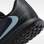 Nike Jr. Phantom 6 Low Club Older Kids' Turf Football Shoes