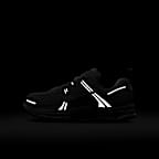 Nike Vomero 5 大童反光裝飾鞋款