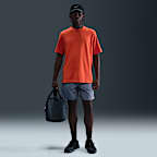 Playera versátil de manga corta para hombre Nike Primary