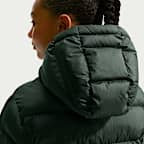 Chamarra acolchada Therma-FIT de ajuste holgado de largo medio para niños talla grande Nike Sportswear All Day Play