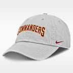 Gorro ajustable Nike de la NFL de los Washington Commanders para hombre, línea Primetime Club Arched