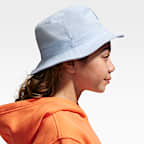 Nike Apex Gorro tipo pescador Futura para niños