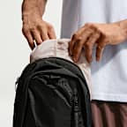 Męska bezpodszewkowa kurtka z zamkiem na całej długości i ochroną przed promieniowaniem UV Nike Windrunner