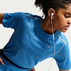 Playera de manga corta Nike Miler Dri-FIT para niños talla grande