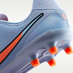 Tacos de fútbol de corte low para terrenos múltiples para niños de preescolar y grandes Nike Jr. Tiempo Legend 10 Academy