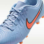 Tacos de fútbol de corte low para terrenos múltiples para niños de preescolar y grandes Nike Jr. Tiempo Legend 10 Academy