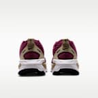 Tenis de correr en pavimento para hombre Nike College Vomero 18 (Florida State)