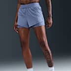 Shorts de correr Dri-FIT de tiro medio 2 en 1 para mujer Nike Swift