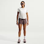 Shorts de correr Dri-FIT de tiro medio de 7 cm con forro de ropa interior para mujer Nike Swift