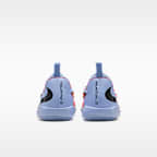 Nike Jr. Phantom 6 Low Academy Fußballschuh für Hallen- und Hartplätze (ältere Kinder)