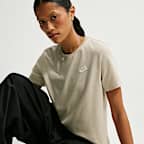 Nike Sportswear Club Essentials Damen-T-Shirt