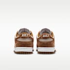 Tenis para mujer Nike Dunk Low Suede
