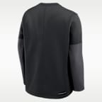 Playera de manga larga universitaria Nike Therma-FIT para hombre Oregon Sideline Coach