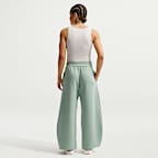 Pants de tiro alto de pierna ancha para mujer Nike 24.7 ImpossiblySoft