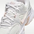 Tenis con detalles reflejantes para mujer Nike V5 RNR