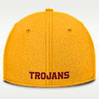 Gorra universitaria Nike Dri-FIT para hombre USC n-Field Rise Swoosh