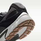 Nike V5 RNR Suede Erkek Ayakkabısı