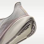 Nike Pegasus 42 Straßenlaufschuh (Damen)
