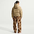 Nike Sportswear Swoosh Series Storm-FIT Daunenjacke mit Kapuze und weiter Passform (Damen)
