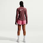 Shorts de correr Dri-FIT de tiro medio con forro de ropa interior para mujer Nike Tempo Flow Swoosh