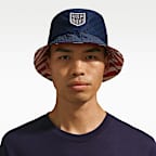 Gorro tipo pescador cuadrado de futbol Nike USA Apex
