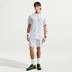 T-shirt da tennis Dri-FIT NikeCourt – Uomo