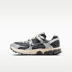 Tenis para niños grandes Nike Vomero 5